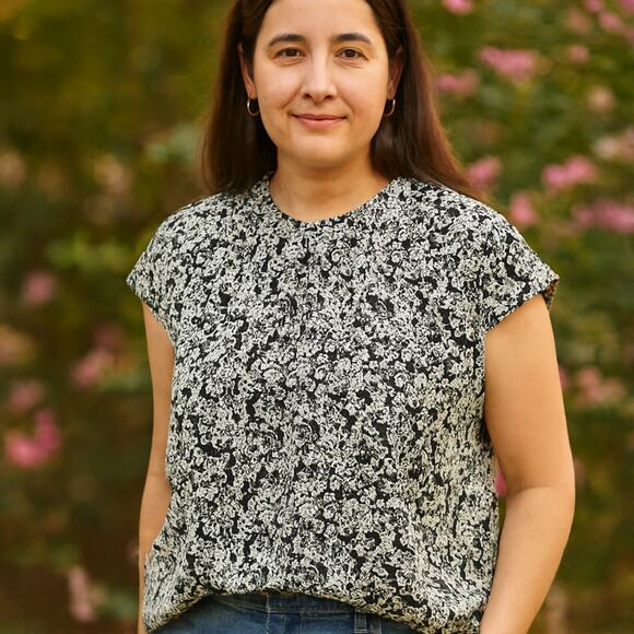 Everlane SZ XXS The Gathered Neck Top Bone/Black Mini Floral NWT - Picture 1 of 4